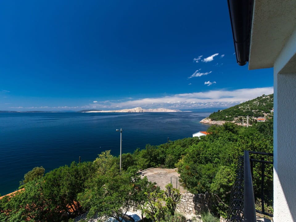 Water, Sky, Cloud, Plant, Blue, Azure, Street Light, Building, Tree, Coastal And Oceanic Landforms
