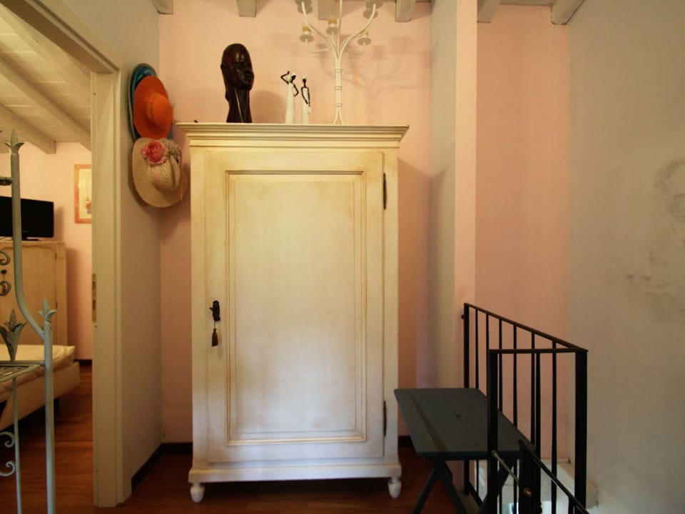 Room, Property, Furniture, House, Floor, Interior Design, Building, Architecture, Wood, Home