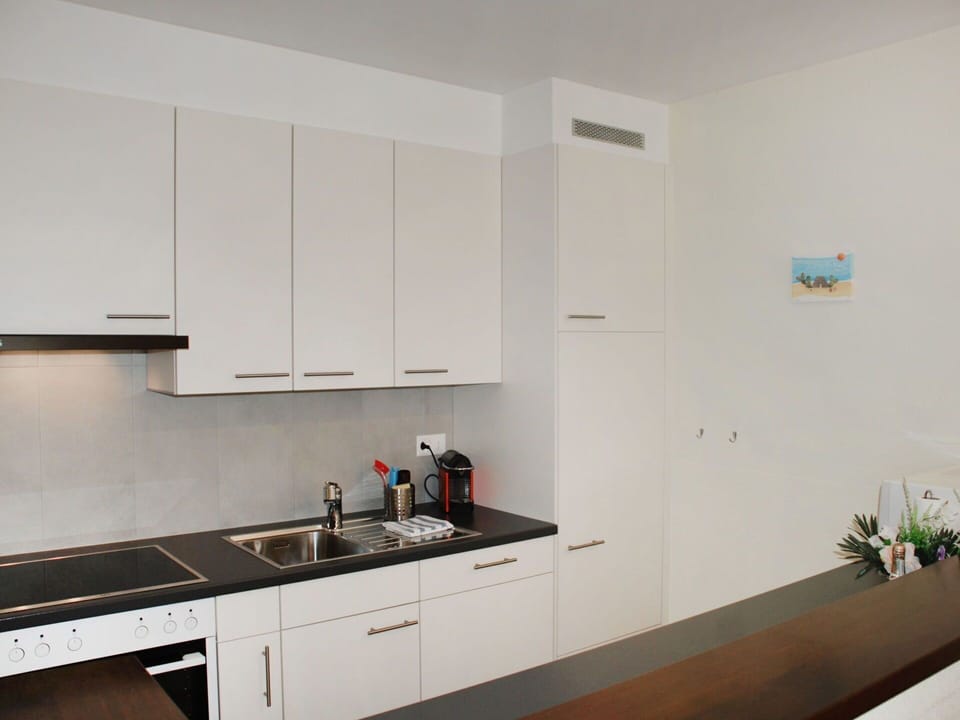 Room, Kitchen, Property, Countertop, Furniture, Interior Design, Cabinetry, House, Architecture, Building
