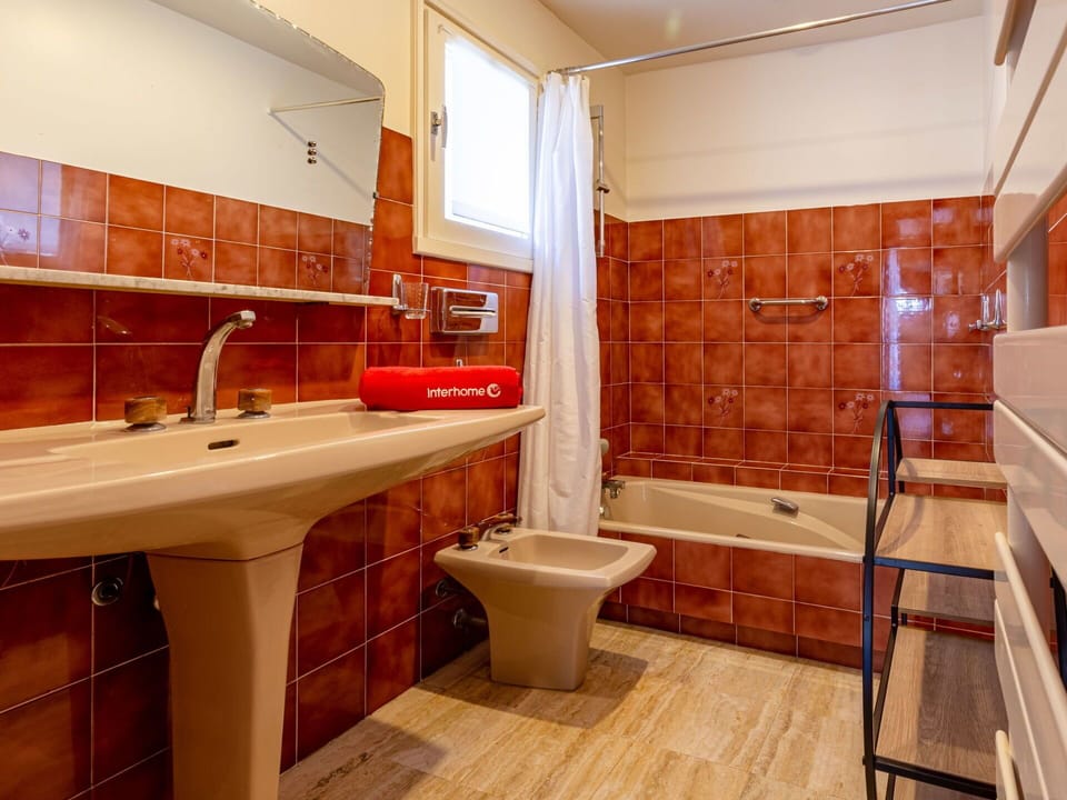 Mirror, Plumbing Fixture, Property, Tap, Sink, Bathroom, Building, Bathroom Sink, Wood, Purple