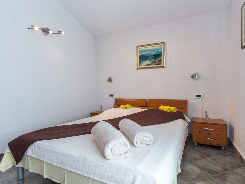 Furniture, Property, Comfort, Azure, Wood, Textile, Interior Design, Bed Frame, Flooring