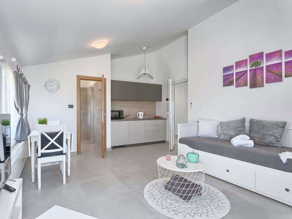 Furniture, Room, Property, Interior Design, Bedroom, Bed, Building, House, Floor, Real Estate
