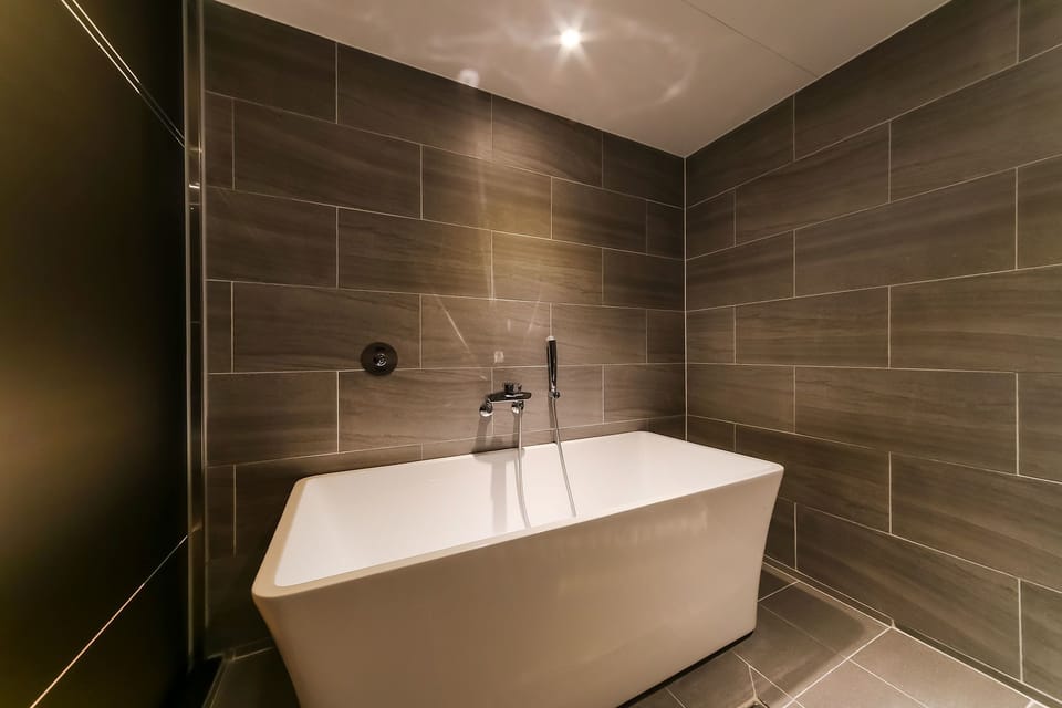 VIP | Deep soaking bathtub