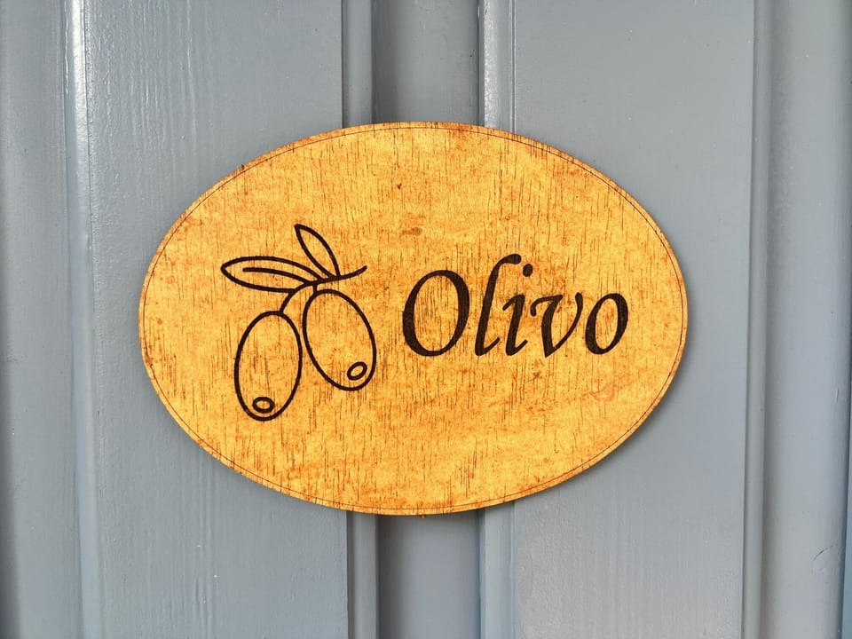 Romantic Bungalow, 1 Queen Bed, Terrace, Pool View (Olivo) | Individually furnished, free WiFi, bed sheets