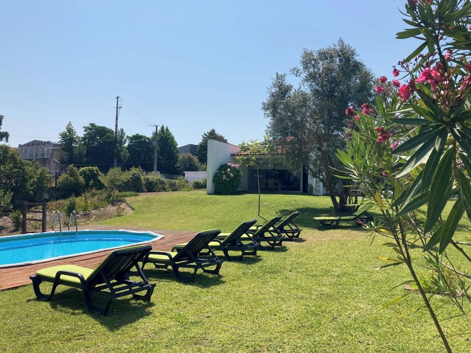 Exterior vista fundo jardin