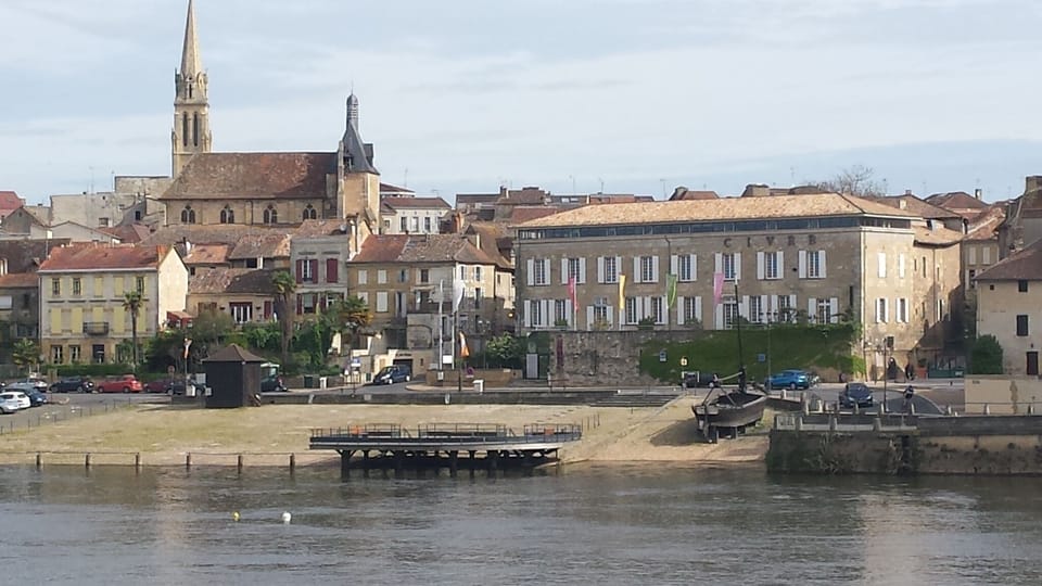 old town of bergerac 20 mins away