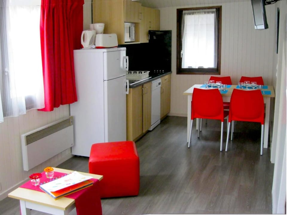 Chalet, 2 Bedrooms (5 Pers) | Private kitchen | Electric kettle