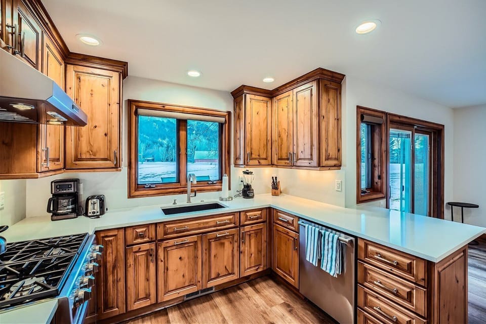 Renovated kitchen with Decor appliances 