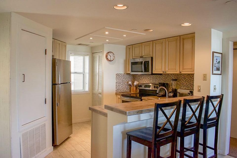 Countertop Seating for Three