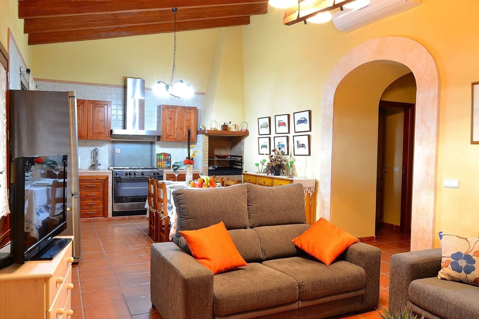 Photo of the living room of the Muro estate