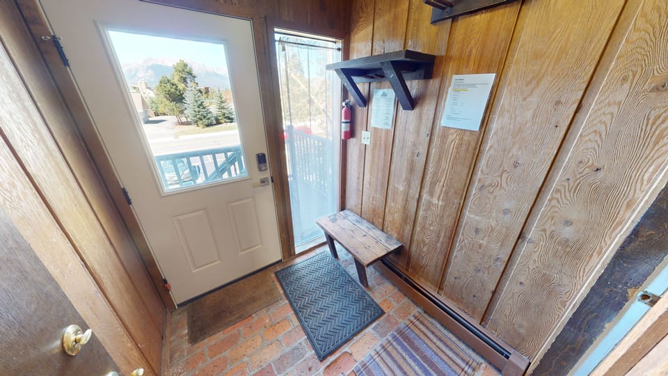 Entry with Boot Bench, Gear Rack - Entry with Boot Bench, Gear Rack