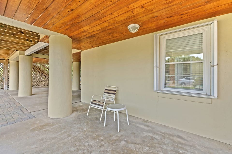 Guest Quarters 