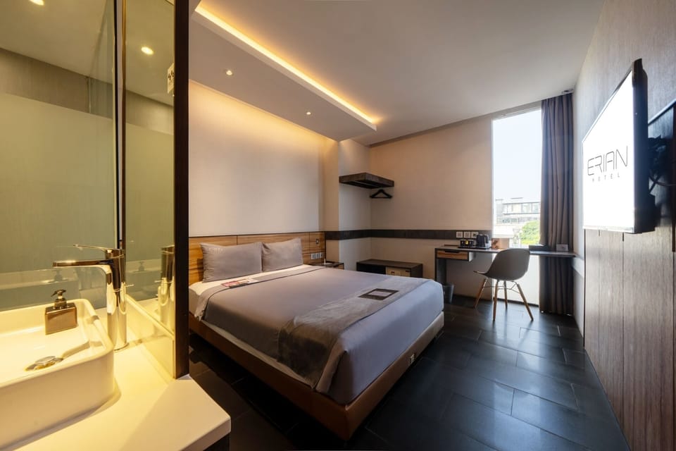 Deluxe Room | In-room safe, desk, WiFi (free)