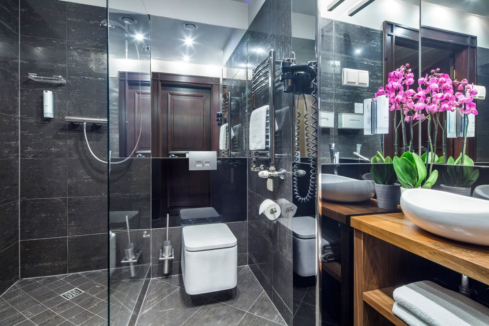 Double Room | Bathroom shower