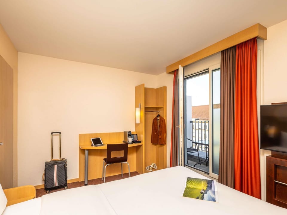 Comfort Double Room, 1 Double Bed, Balcony | Desk, blackout drapes, soundproofing, free WiFi