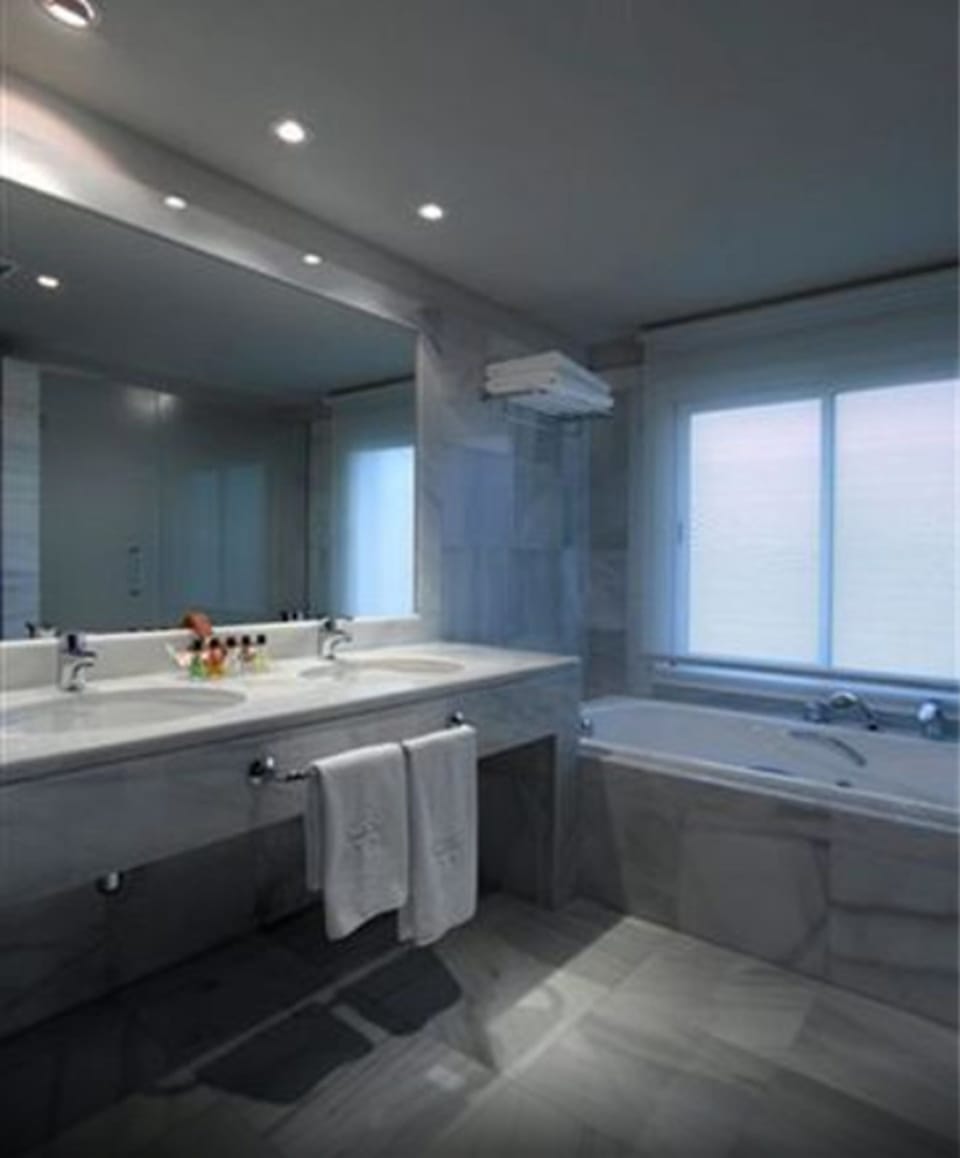 Free toiletries, hair dryer, bidet, towels