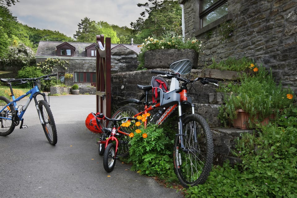 Bikes on the courtyard in front of Hafod Y Wenol