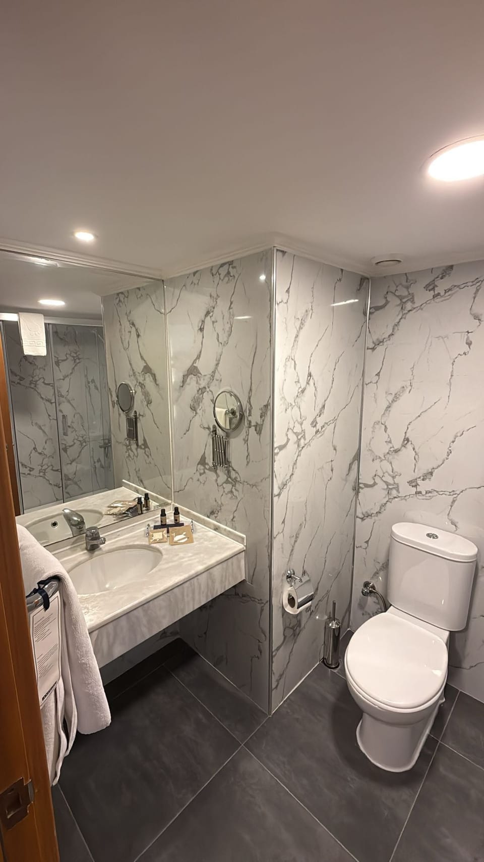 Superior Room, Multiple Beds | Bathroom | Combined shower/tub, deep soaking tub, free toiletries, hair dryer