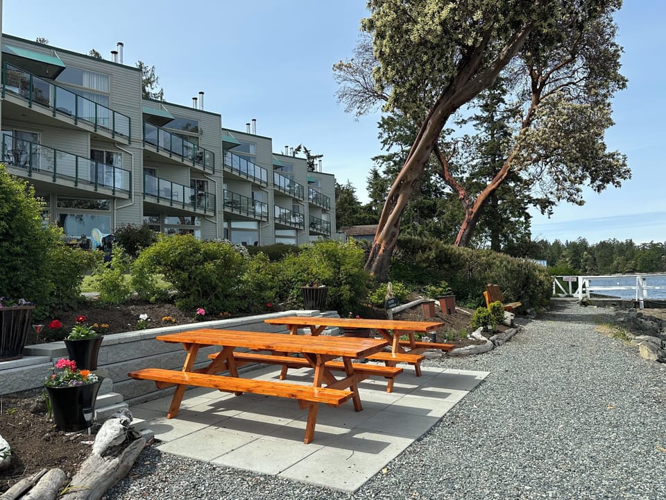 New Oceanside Alcove to enjoy!
