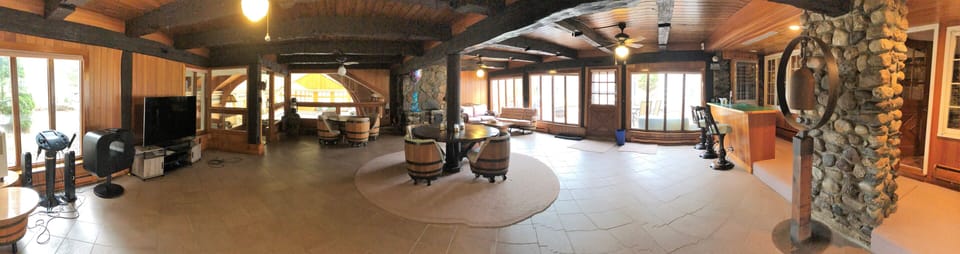 30*30 Bar/ party room with entrance to Pool and Patio/Outdoor Lawn