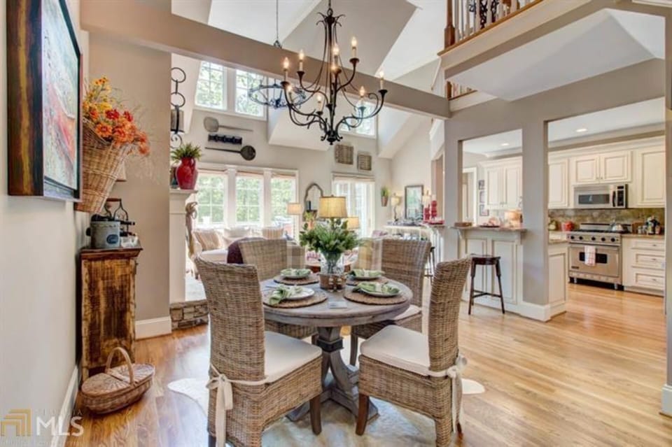 Eat In Great Room