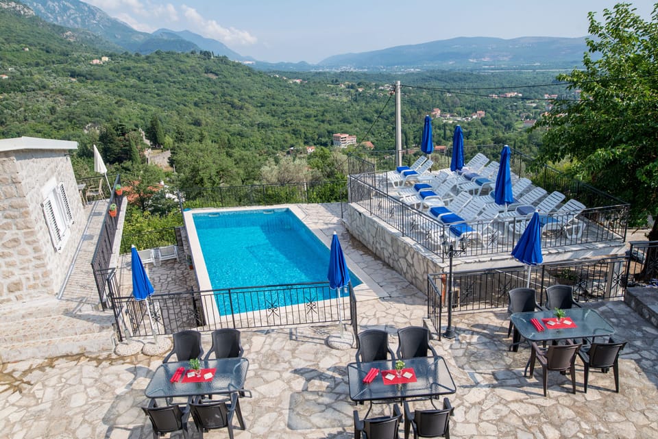 Pool and communal terraces