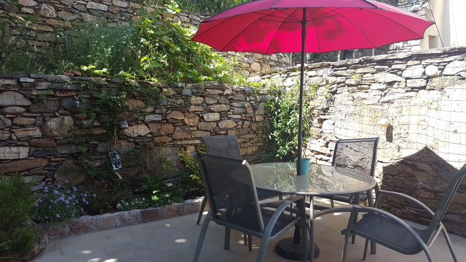 www.roquebrunproperty.com
terrace at Ceps cottage