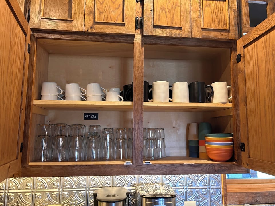 Cups, glasses and kids dishes