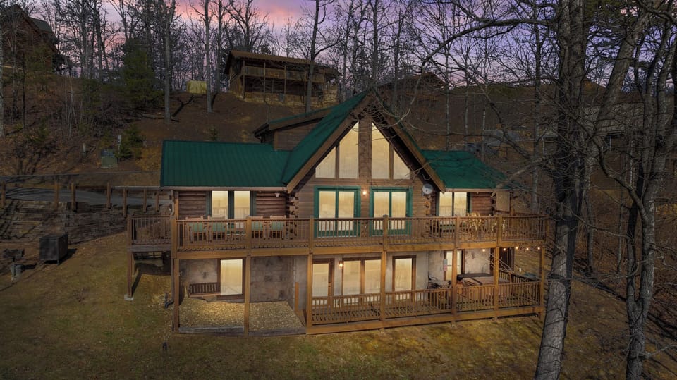 Relax and enjoy the beautiful night views of the mountains and Wears Valley.