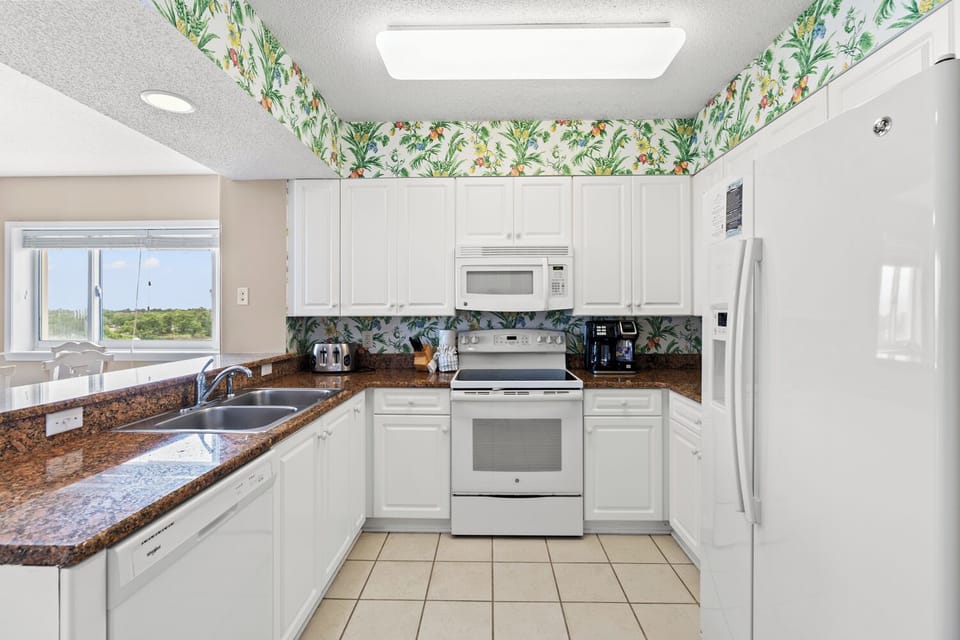 Fully loaded kitchen 