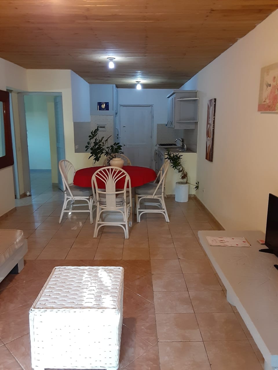 Basic Apartment, Multiple Beds, Non Smoking | Living area | TV, Netflix