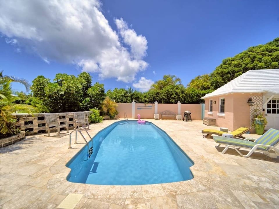 "For a real Bermudian island experience, I can't recommend this cottage enough" Emma, Dec 2016. 
