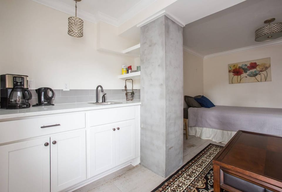 kitchenette 2