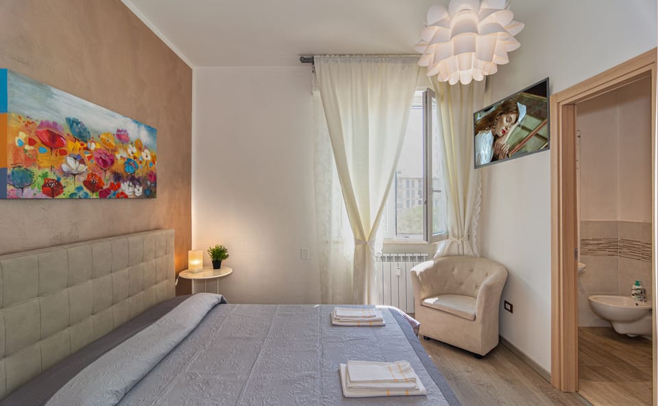 Double Room | Blackout drapes, free WiFi, bed sheets