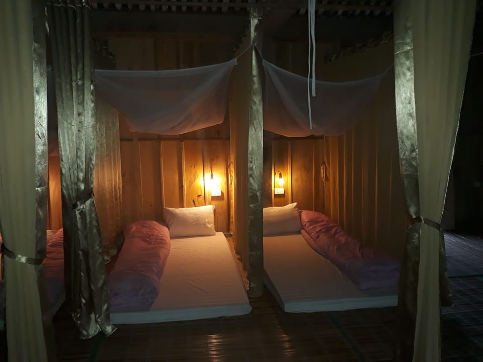 Bed in 16-Bed Mixed Dormitory (Mattresses Only) | WiFi (free)