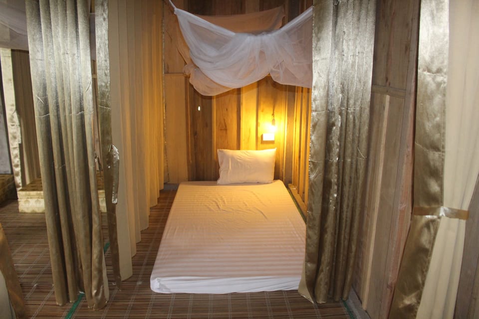 Bed in 16-Bed Mixed Dormitory (Mattresses Only) | WiFi (free)