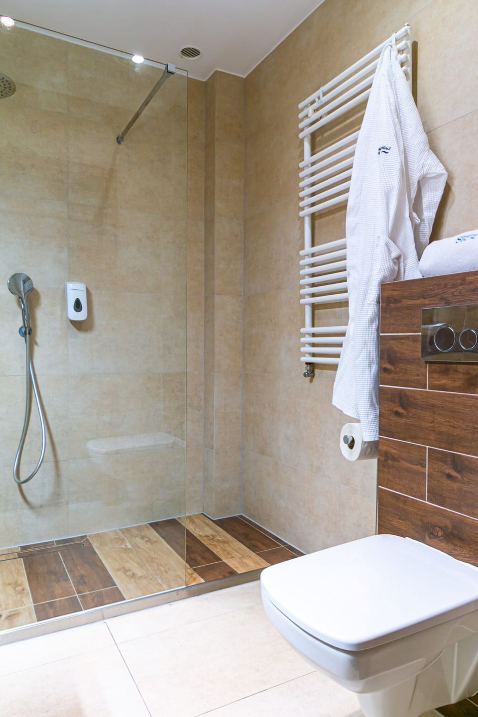 Triple Room | Bathroom | Shower, free toiletries, hair dryer (on request), towels