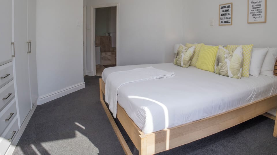 Luxury Apartment | 3 bedrooms, in-room safe, iron/ironing board, free WiFi