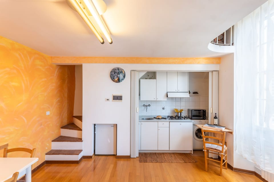Comfort Apartment, 1 Bedroom | Private kitchenette | Fridge, oven, stovetop, dishwasher
