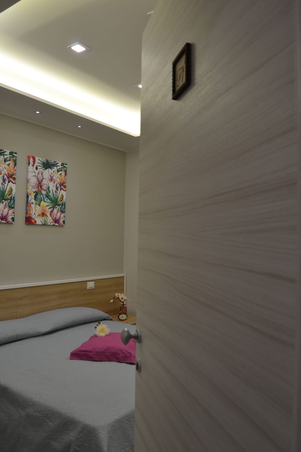 Single Room | Premium bedding, desk, blackout drapes, soundproofing