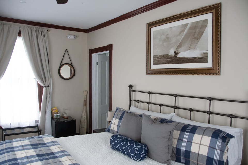 Deluxe Room, 1 King Bed (Olympic Yacht Room) | Premium bedding, pillowtop beds, minibar (free items), blackout drapes