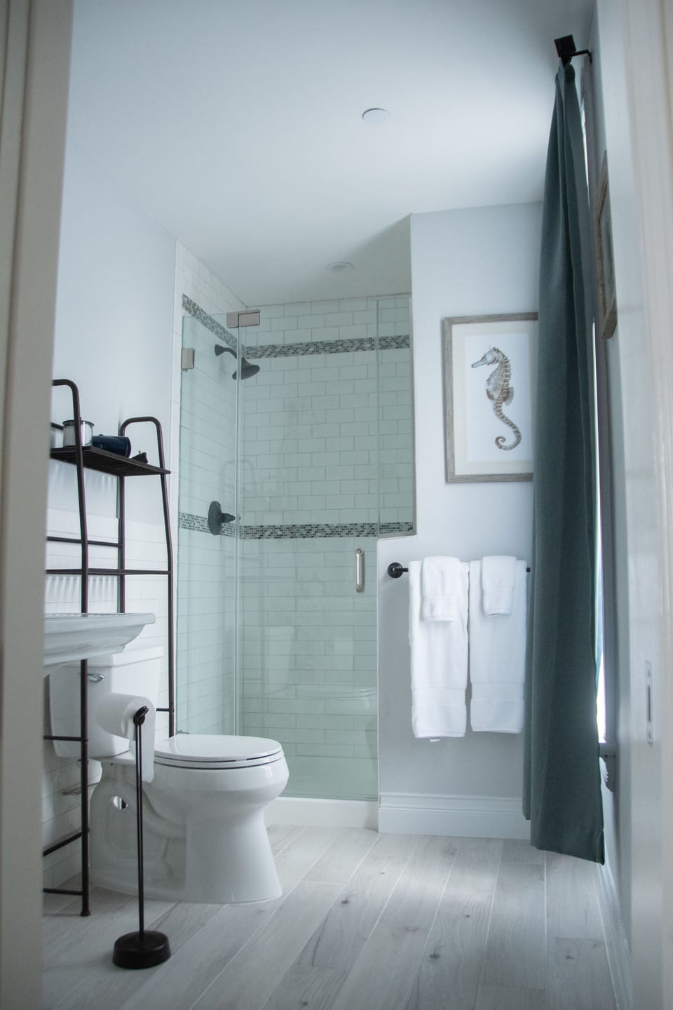 Traditional Room, 1 King Bed (Ocean Ave Room) | Bathroom shower