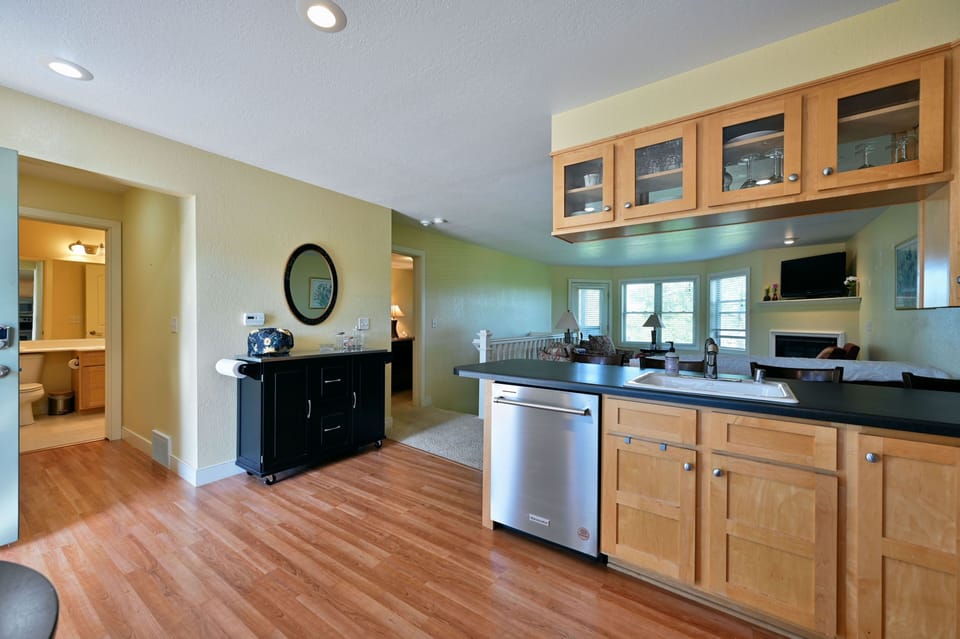 Condo, 2 Bedrooms | Private kitchen | Coffee/tea maker, fridge, oven, toaster