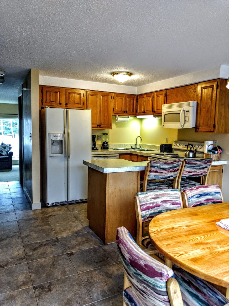 Classic Condo | Private kitchen | Full-size fridge, microwave, oven, stovetop