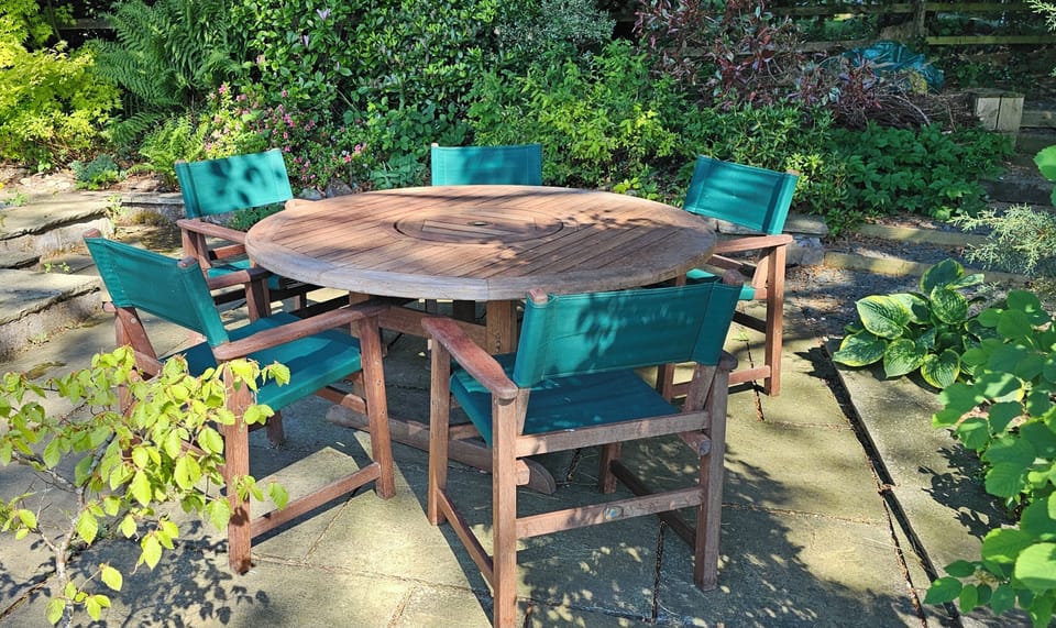 dining area on upper patio