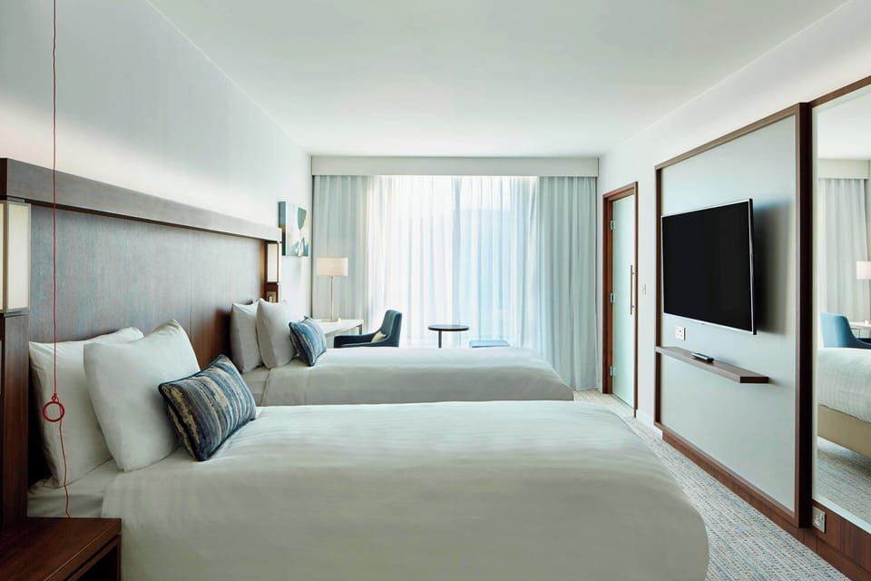 Standard Room, 2 Twin Beds | 1 bedroom, minibar, in-room safe, desk