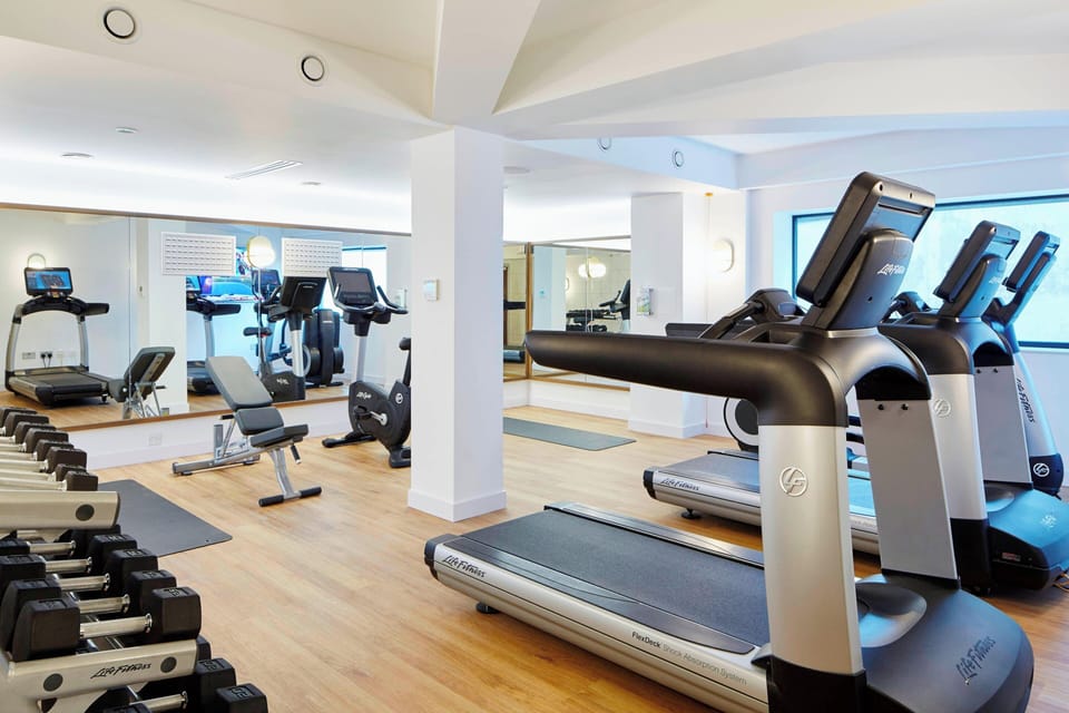Courtyard by Marriott Luton Airport Hotel in Luton