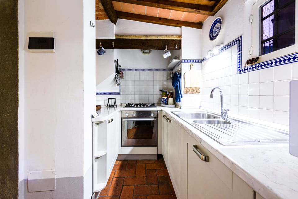 Comfort Apartment, 2 Bedrooms, Non Smoking | Private kitchen | Fridge, microwave, oven, stovetop