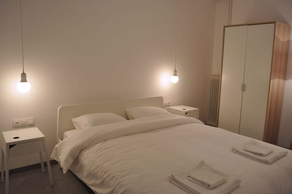 Apartment, 2 Bedrooms | 2 bedrooms, iron/ironing board, free cribs/infant beds, free WiFi