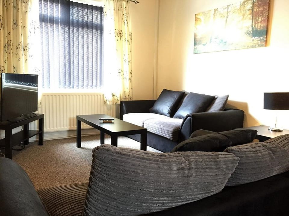 Royle House | Living room | Flat-screen TV